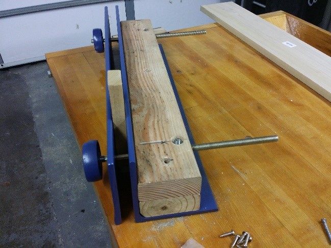 Twin-screw vise